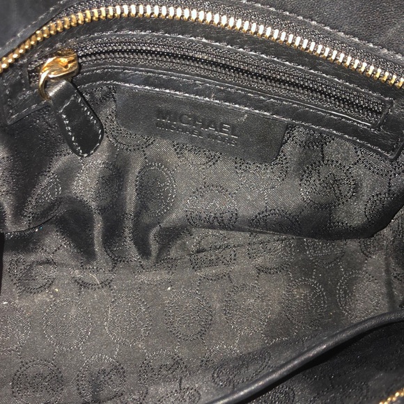 Michael Kors Hamilton Traveler Cross Body - Picture 4 of 5